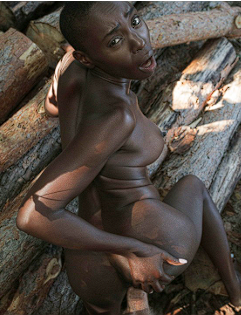 Zaawaadi – A africana que ama pau grande